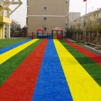 Kırmızı Sarı Mavi Mor Yapay Çocuklar Çim Çimen Gökkuşağı Pist yoğunluğu 22050 dikiş/metrekare