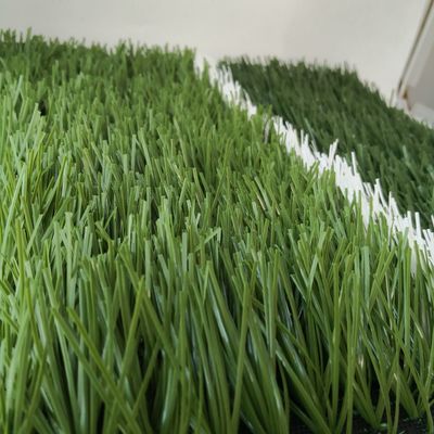 Monofilament PE Yüksek yoğunlukta açık hava futbol sahası çimleri 16/10cm dikiş hızı ile