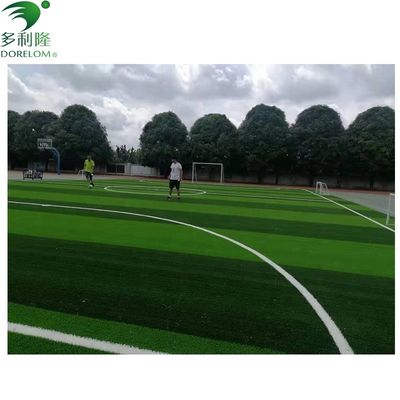 2.2-2.5kg PE Monofilament Futbol Alanı Yapay Çim Dayanıklı ve Uzun Süren
