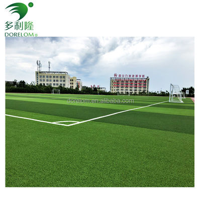 Top yüksekliği 40-60mm ve 10500 dikiş/m2 Futbol Futbol için yapay çim