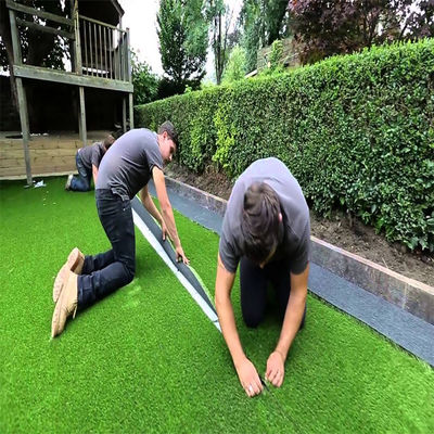 Yeşil Kırmızı Siyah Mavi Beyaz 40mm Sentetik Çim Çim Halı Çubuk Bahçe Dekorasyonu için