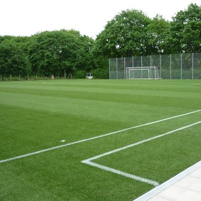 En çok satan yapay çim spor zemininde futbol sahası için 50mm futbol çimleri