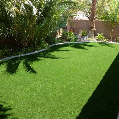 Doğal Görünümlü Yapay Çim Bahçe Arkaplanı ve Evcil Hayvanlar için 2m/4m*25m 3/8 inç Guage