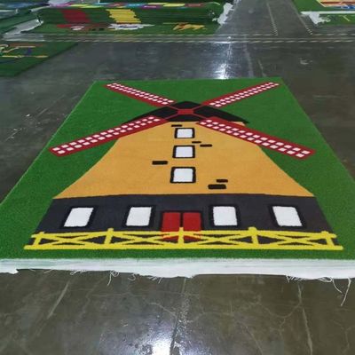 PE PP Destek Yapay Çim Logo Renk Deseni Sentetik Çim Mini Futbol Halısı